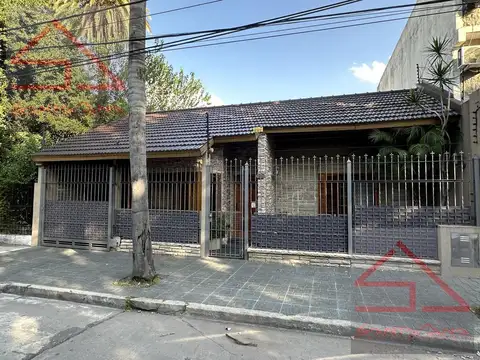 Chalet  en  Venta 4 amb. Villa Sarmiento