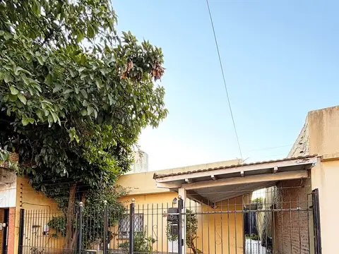 Casa Chalet 4 ambientes con jardin y garaje sobre lote propio en Venta en Villa Ballester, San Martin