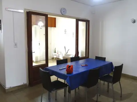 Casa 7 ambientes con 1 baño