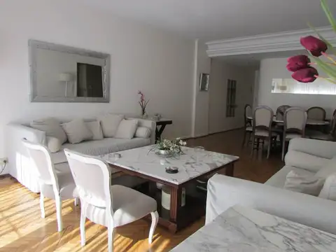 VENTA DEPARTAMENTO 3 AMBIENTES + ESCRITORIO Y COCH