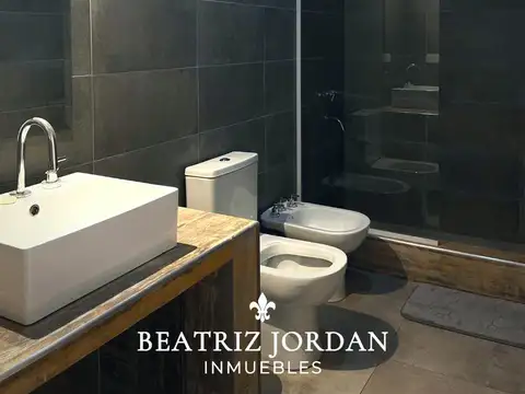 Depto Tipo Casa en Venta con 1 cocheras