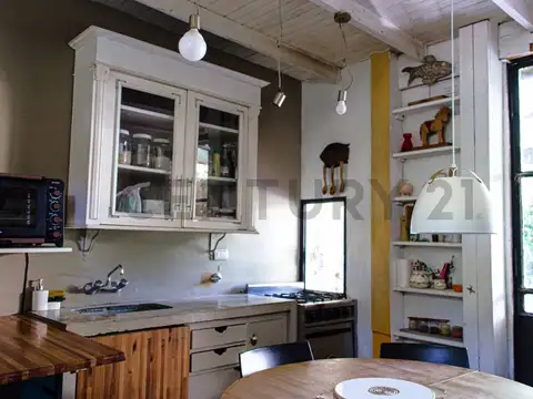 Casa en Venta con 3 cocheras