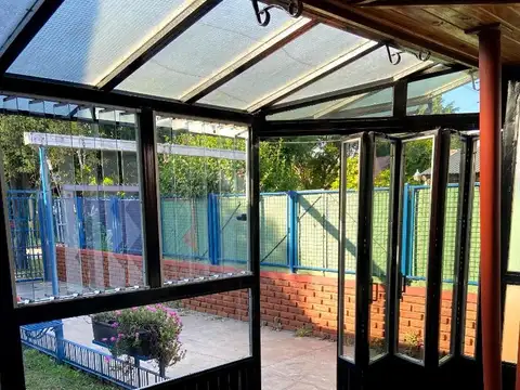 Casa en Venta con 3 cocheras