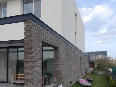 Casa en Venta en Belen de Escobar, USD 312.000