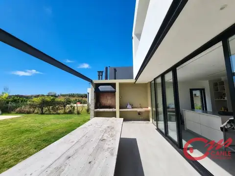 PUERTOS ARAUCARIAS 100