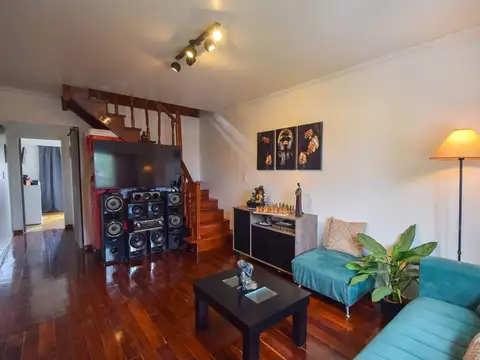 Depto Tipo Casa en Venta de 3 ambientes