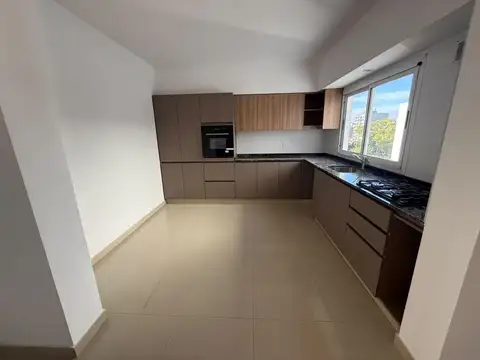 Departamento 5 ambientes con 3 baños