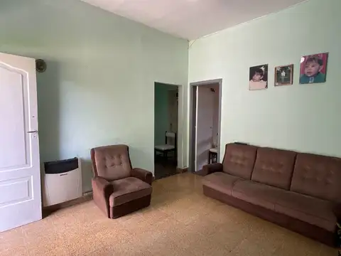 Casa 3 ambientes con 1 baño
