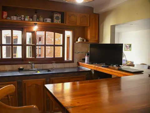 Casa 6 ambientes con 1 baño