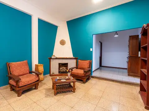 Avenida Tte Gral Juan Domingo Perón 3700