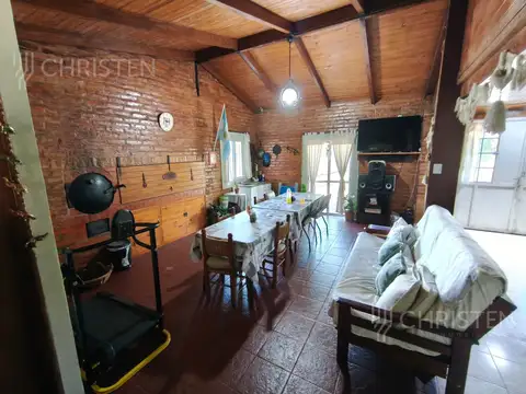 Quinta en Venta con 2 cocheras