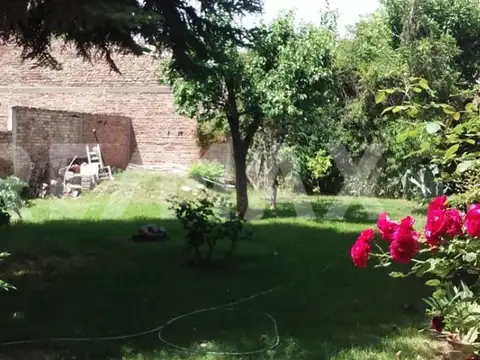 Venta Casa con Departamento Cinco Saltos