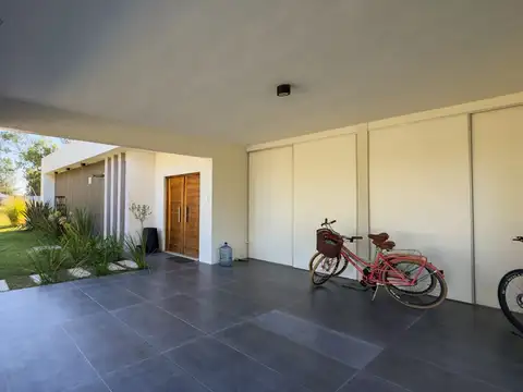 Casa en Venta en Area 60, USD 220.000
