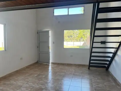 Galpón de 10x25 m2 + oficinas - ubicación estratégica !