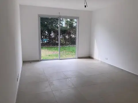EXCELENTE CASA EN BARRIO CERRADO A ESTRENAR