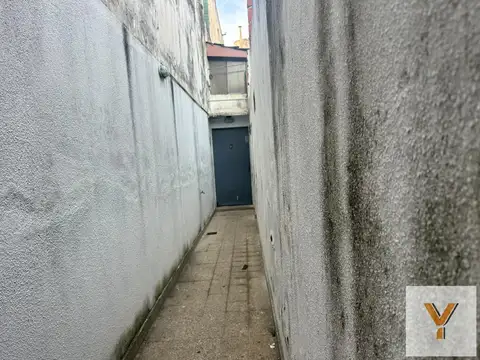 Casa 12 ambientes con 4 baños
