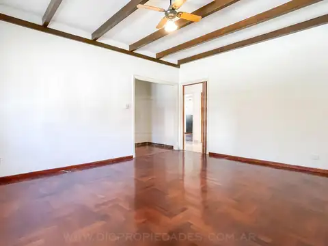 Casa 3 ambientes con 2 baños