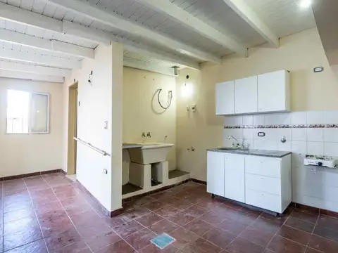 Casa 4 ambientes con 1 baño