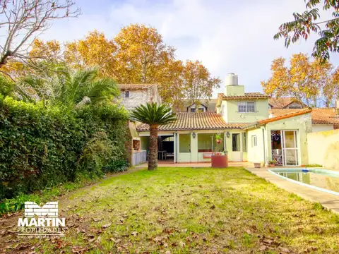 Casa en Venta de 4 Ambientes en San Isidro con Jardín y Pileta