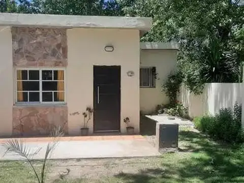 Casa 5 ambientes con 2 baños