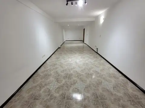 Oficina en Alquiler en Villa Ballester, $ 550.000