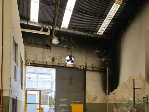 Galpon en Alquiler 46  mts Frente