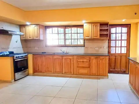 Depto Tipo Casa 4 ambientes con 2 baños