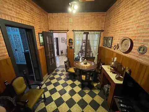 Depto Tipo Casa en Venta 70 años