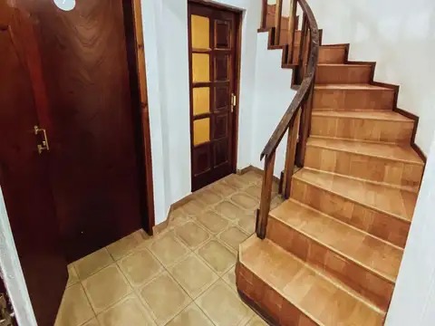 Edificio Comercial en venta - 7 Consultorios 3 Dormitorios 7 Baños - 428Mts2 - Berisso