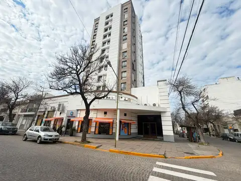 REMAX/ALQUILA/DEPTO/EDIFICIO/1 DORMI/CENTRO