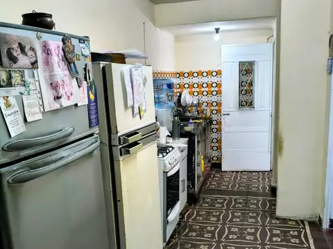 Casa 6 ambientes con 2 baños