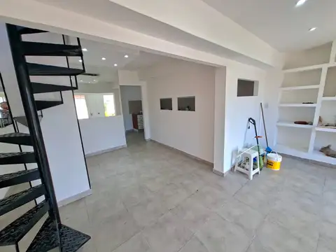 Casa 3 ambientes con 1 baño