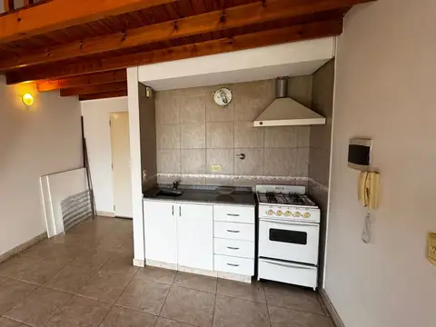 Departamento en Alquiler en Villa Ballester, $ 450.000
