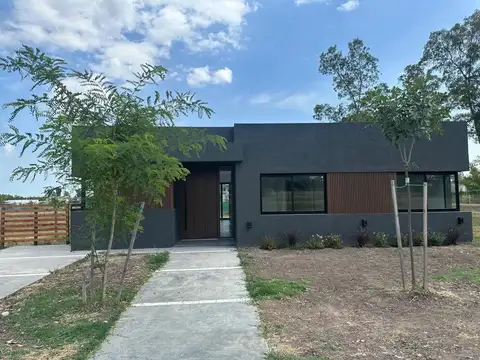 Casa  en Venta en Santa Sofía, Pilar del Este, Pilar