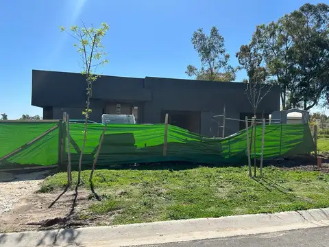 Casa  en Venta en Santa Sofía, Pilar del Este, Pilar