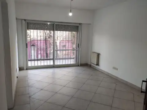 Av Peron 400
