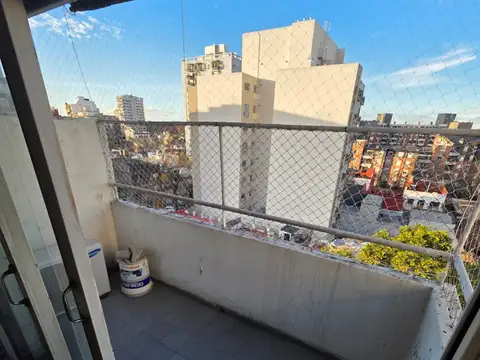MUY LINDO MONOAMBIENTE, CONTRAFRENTE CON BALCÓN, AMPLIA COCINA INDEPENDIENTE, LAVADERO EN COCINA , MUY LUMINOSO