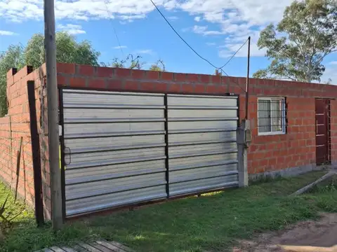 Casa en Barrio Santa Clara- Monzón y Carancho