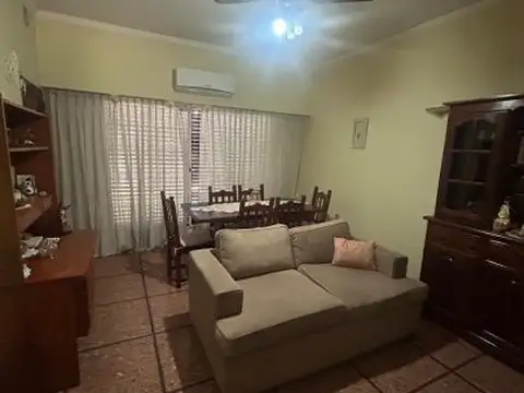 Casa en Alquiler con 1 cochera