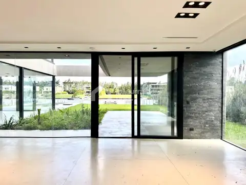 Casa en Alquiler en Villanueva, USD 7.500