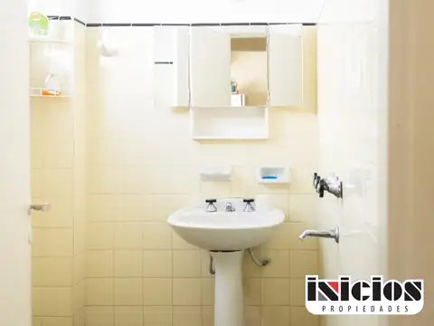 Departamento: Yrigoyen N° 363 E/ Azopardo y Montevideo - Mar de Ajó - C744