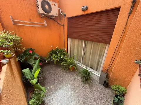 Venta| Departamento 4 ambientes con balcón y patio | Saavedra