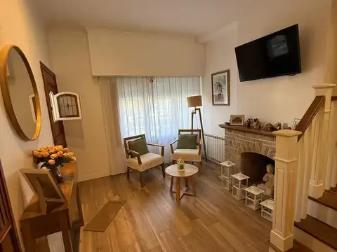 Casa 5 ambientes con 4 baños