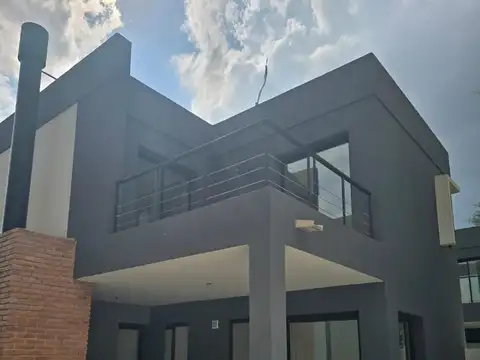 DUPLEX 3 DORMITORIOS EN HOUSING