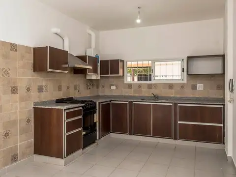 Casa 3 ambientes con 1 baño