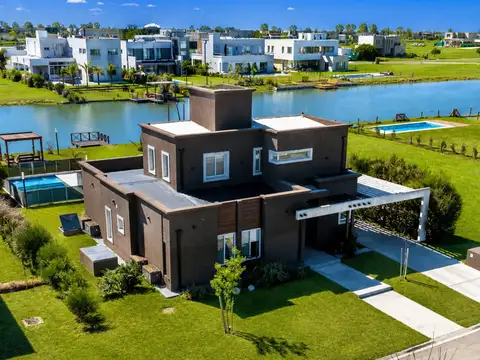 CASA 5 AMBIENTES EN VENTA EN CANNING A LA LAGUNA