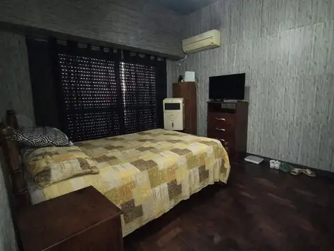 Casa 6 ambientes con 2 baños