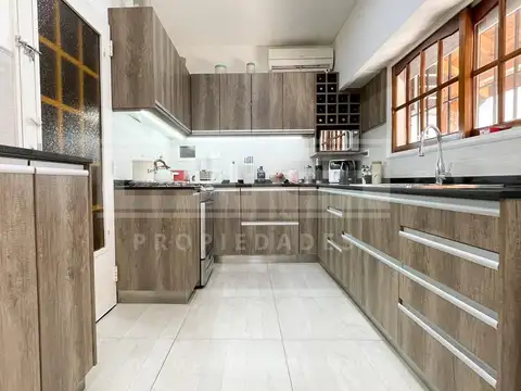 Depto Tipo Casa en Venta con 1 cocheras