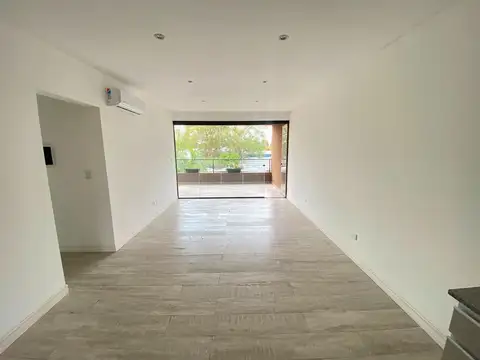 Departamento en Alquiler en Barrio Parque Leloir, USD 900