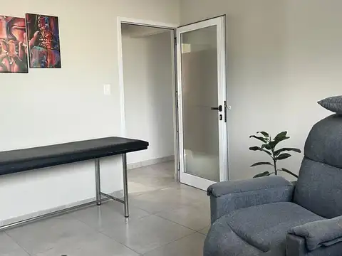 Oficina en alquiler - 1 Baño - City Bell